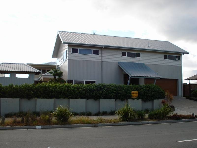 Casuarina  Way, Casuarina NSW 2487