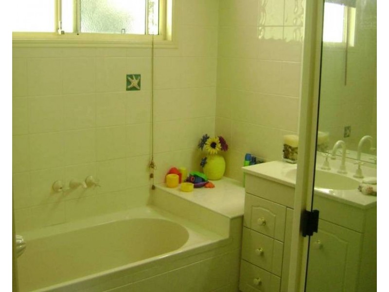 87 Bimbadeen Avenue, Banora Point NSW 2486