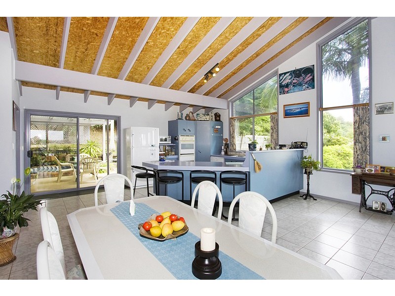 95 Bimbadeen Avenue, Banora Point NSW 2486