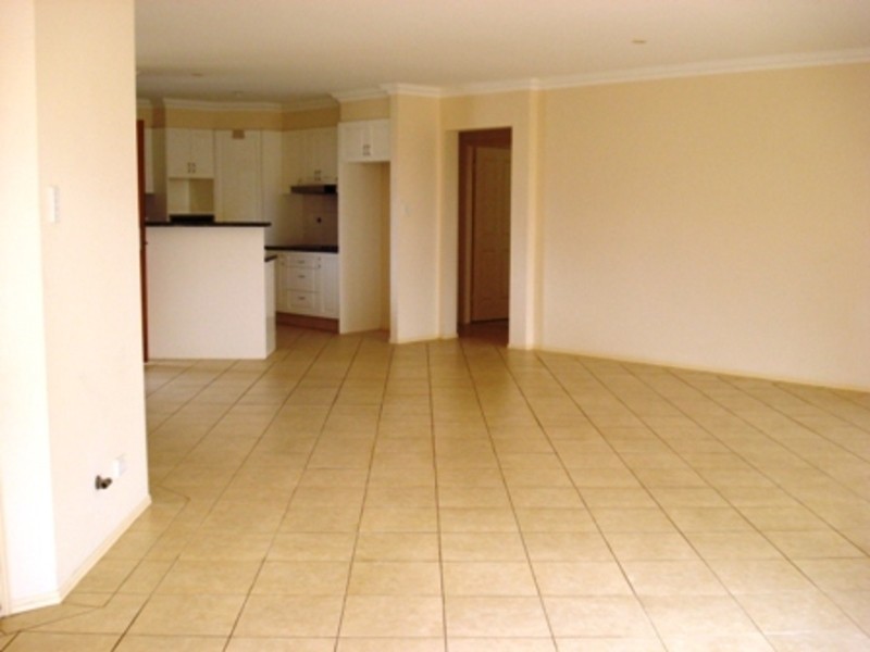 2/5 Covent Gardens Way, Banora Point NSW 2486