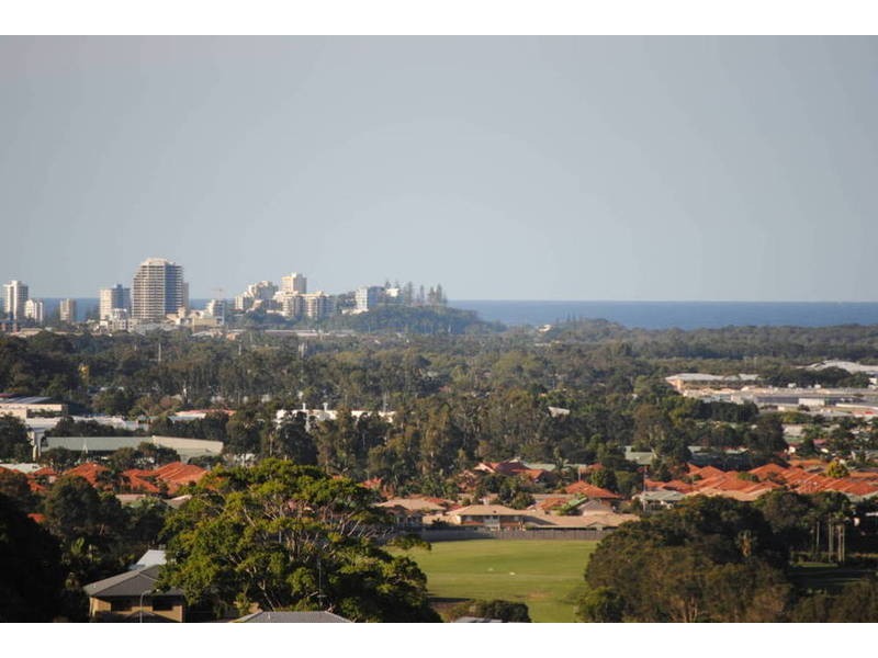 17 Stonehaven Way, Banora Point NSW 2486