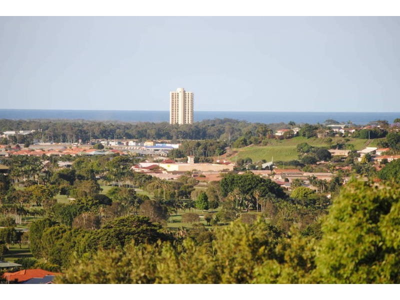17 Stonehaven Way, Banora Point NSW 2486