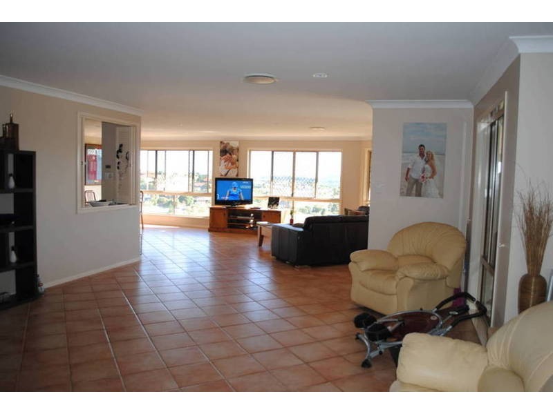 17 Stonehaven Way, Banora Point NSW 2486