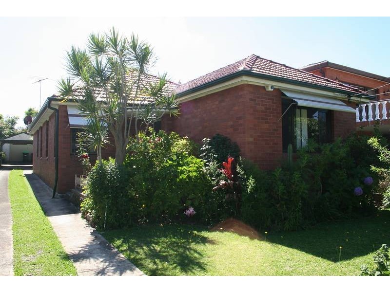 14 Plant  Street, Carlton NSW 2218