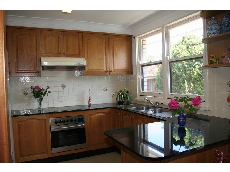 2/33 Bassett Street, Hurstville NSW 2220