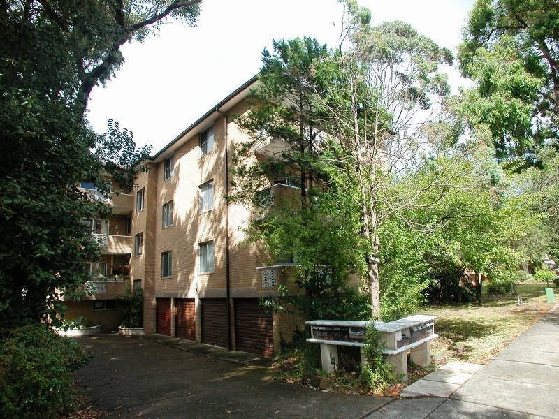3/52 Hampton Court Road, Carlton NSW 2218