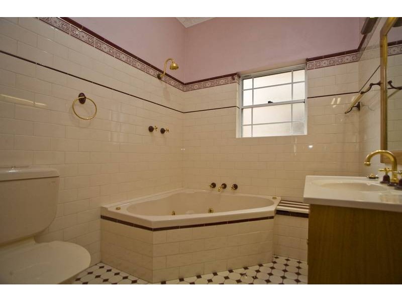 12 Colvin Avenue, Carlton NSW 2218