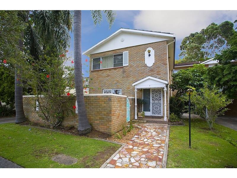 2/17 Nielsen Avenue, Carlton NSW 2218