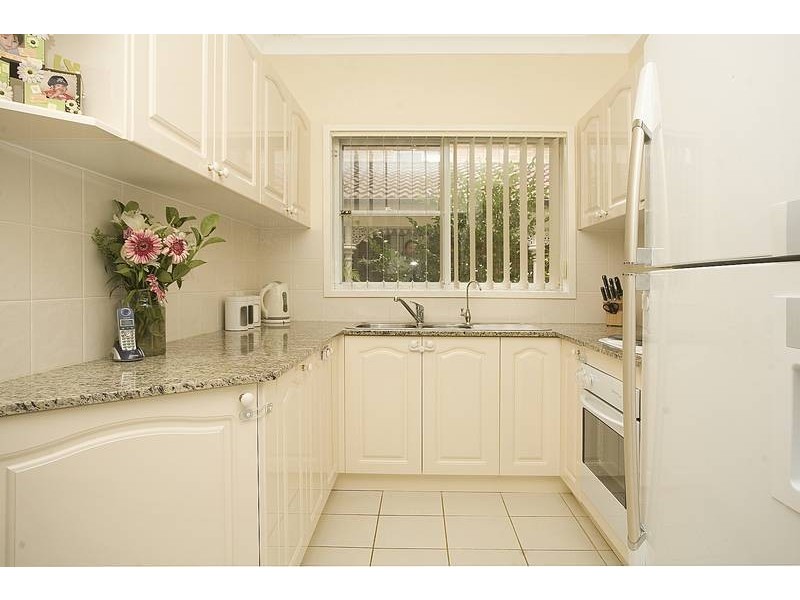 2/17 Nielsen Avenue, Carlton NSW 2218