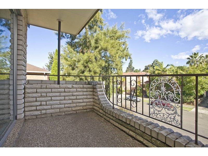 4/6 Carnarvon Street, Carlton NSW 2218