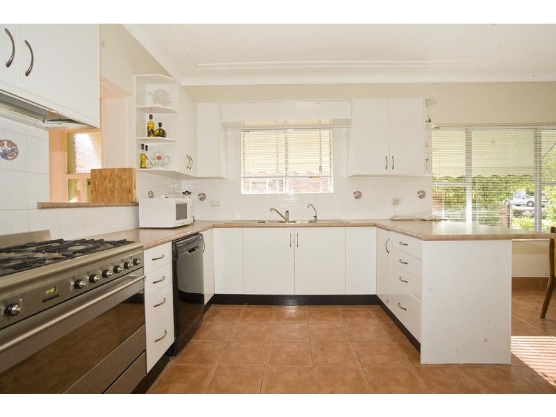 217 West Street, Blakehurst NSW 2221