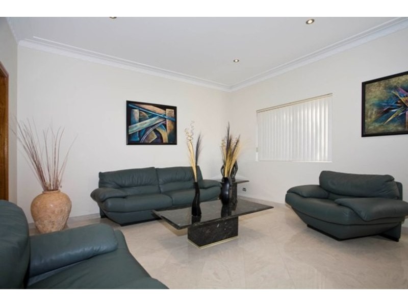 44 English Street, Kogarah NSW 2217