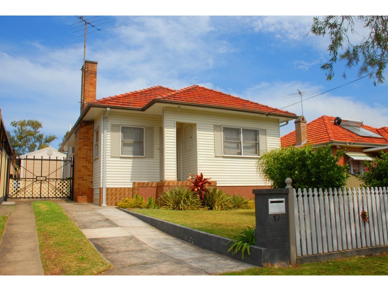 17 Martin Street, Roselands NSW 2196