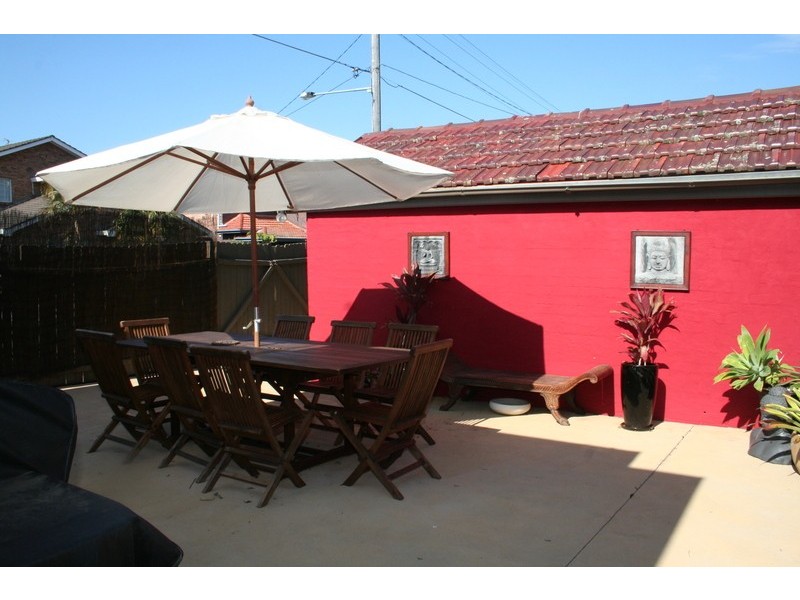 37 Jubilee Avenue, Carlton NSW 2218