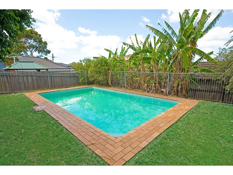 657 Forest Road, Peakhurst NSW 2210