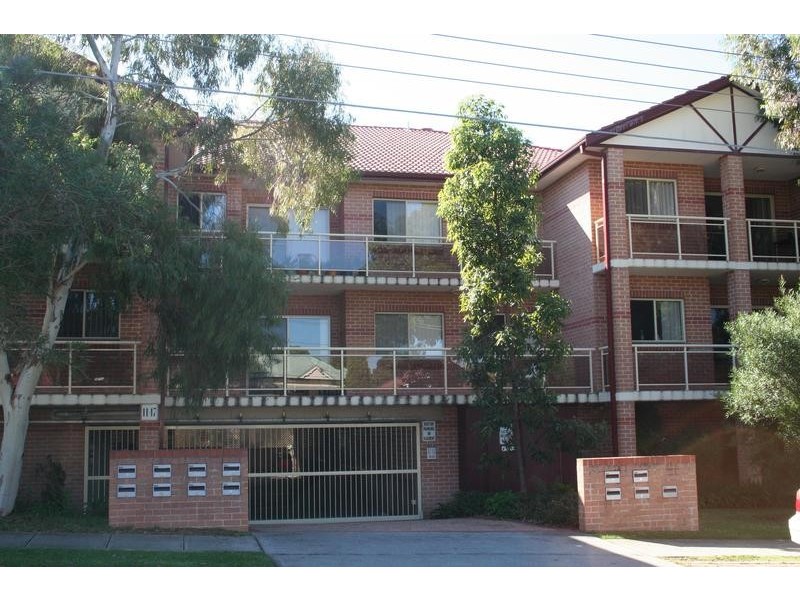8/11 Bembridge Street, Carlton NSW 2218