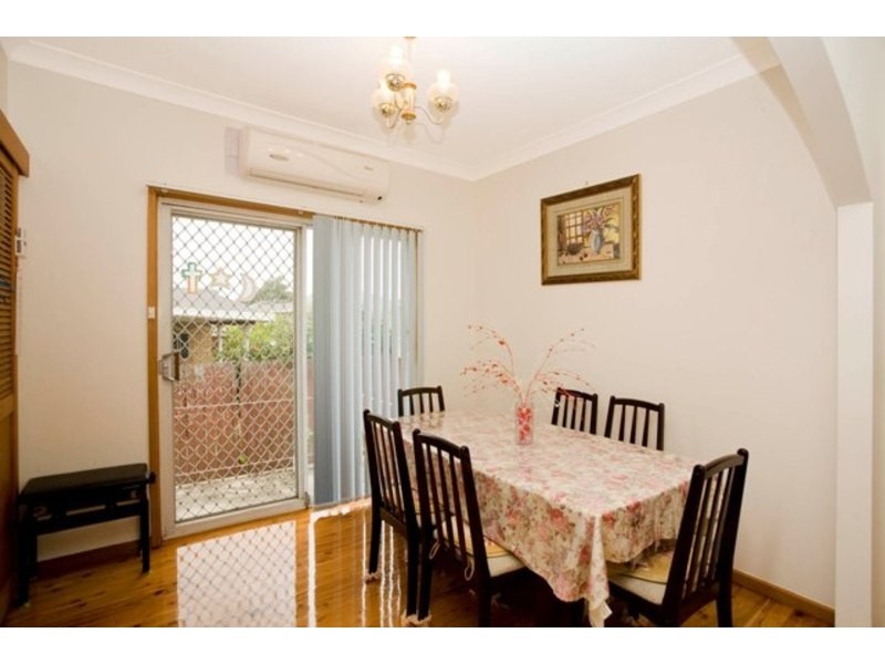 2/83 St Georges Parade, Bexley NSW 2207