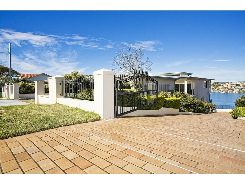 8 Fletcher Avenue, Blakehurst NSW 2221