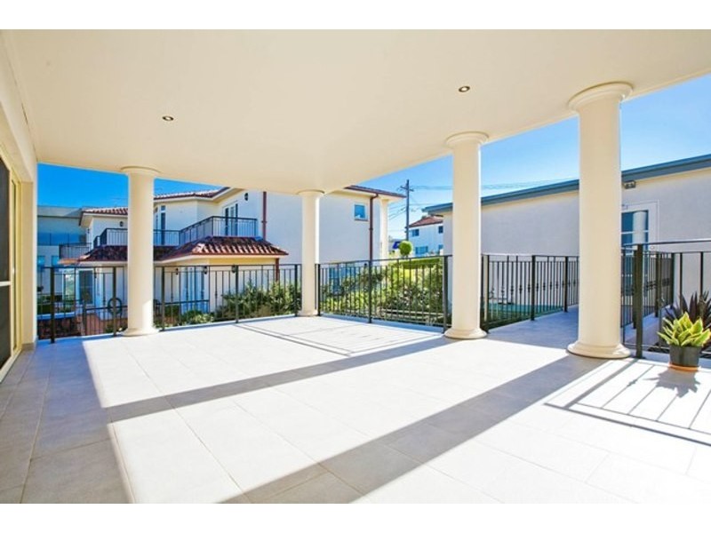 8 Fletcher Avenue, Blakehurst NSW 2221