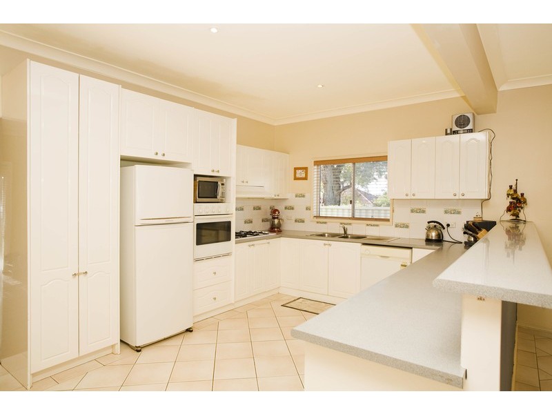 17 Prospect Road, Peakhurst NSW 2210