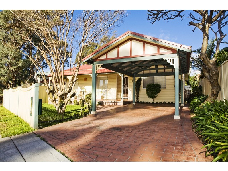 17 Prospect Road, Peakhurst NSW 2210