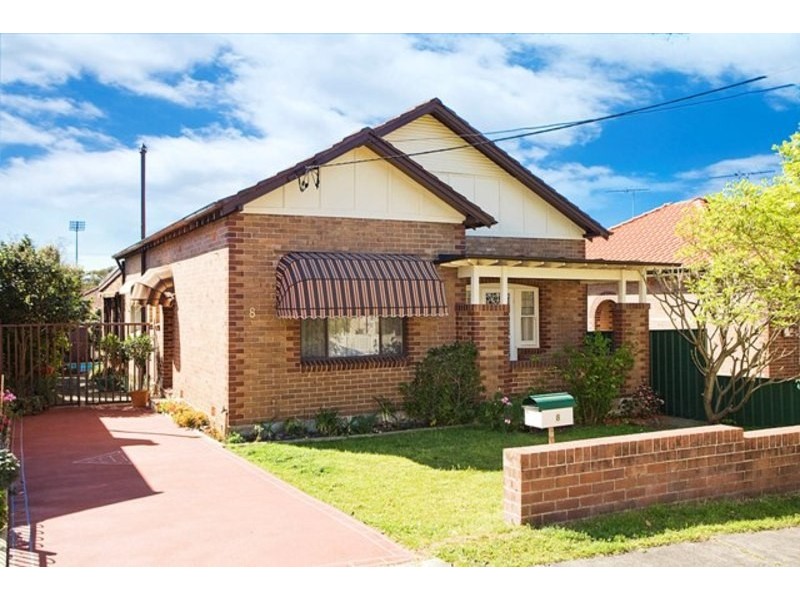 8 Westbourne Street, Carlton NSW 2218