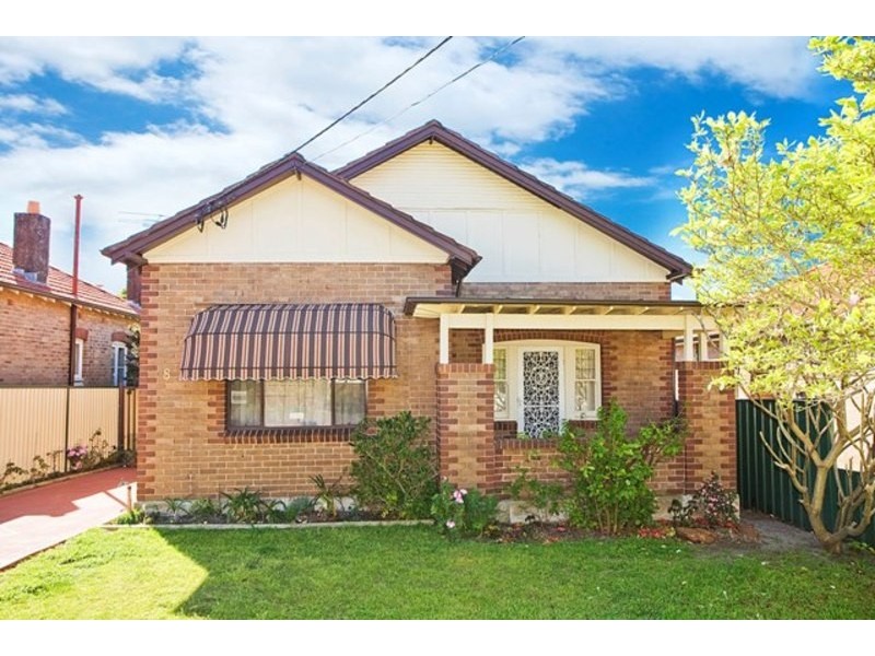 8 Westbourne Street, Carlton NSW 2218