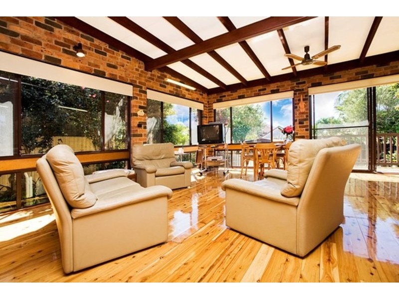 8 Westbourne Street, Carlton NSW 2218