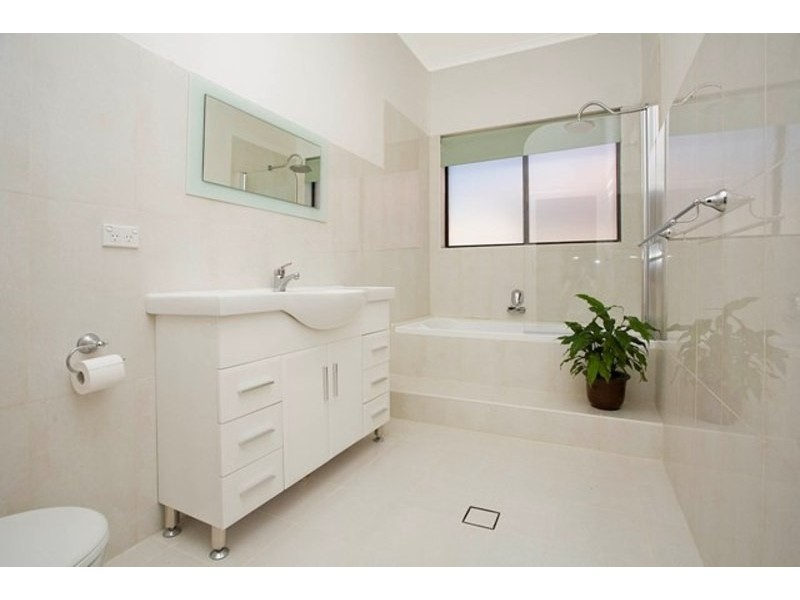 8 Westbourne Street, Carlton NSW 2218