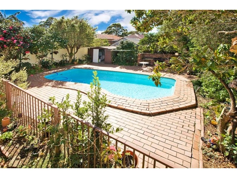 8 Westbourne Street, Carlton NSW 2218