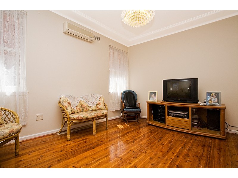 18 Plant Street, Carlton NSW 2218