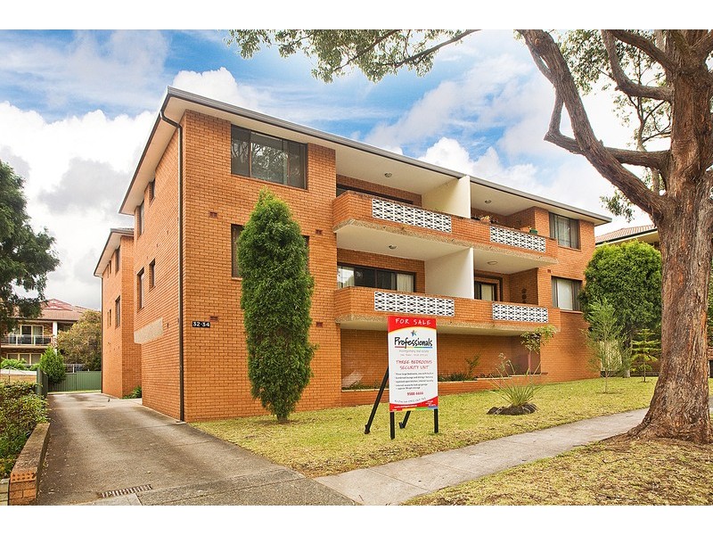 2/32 Bembridge Street, Carlton NSW 2218