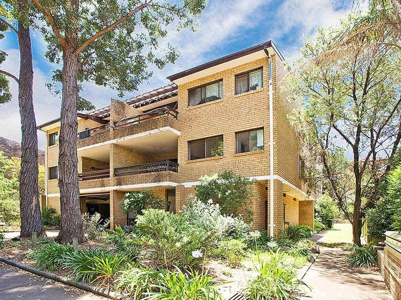 2/6 Garfield Street, Carlton NSW 2218