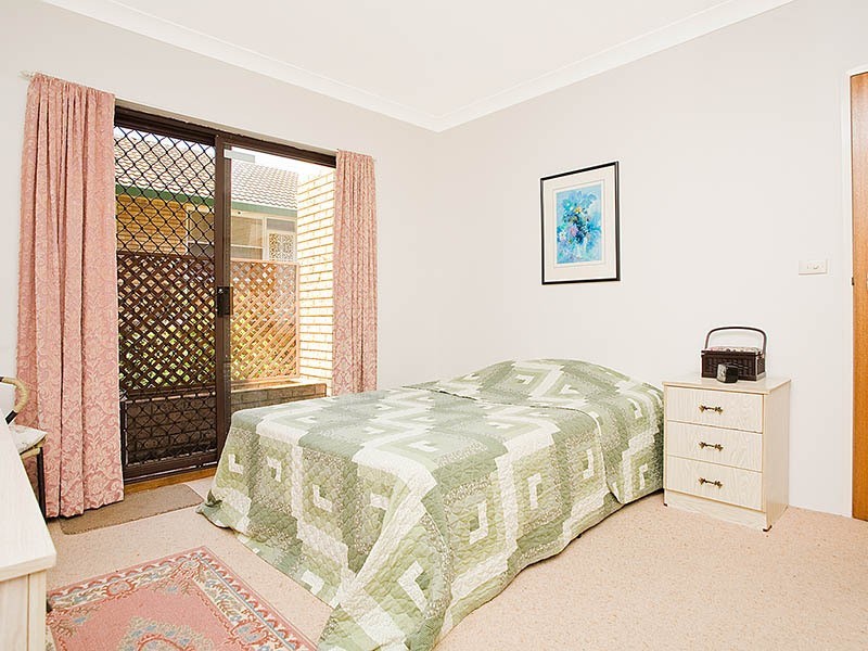 2/6 Garfield Street, Carlton NSW 2218