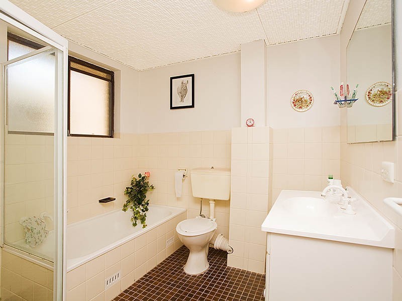 2/6 Garfield Street, Carlton NSW 2218