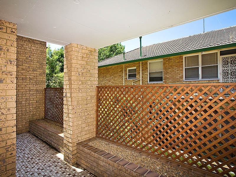 2/6 Garfield Street, Carlton NSW 2218