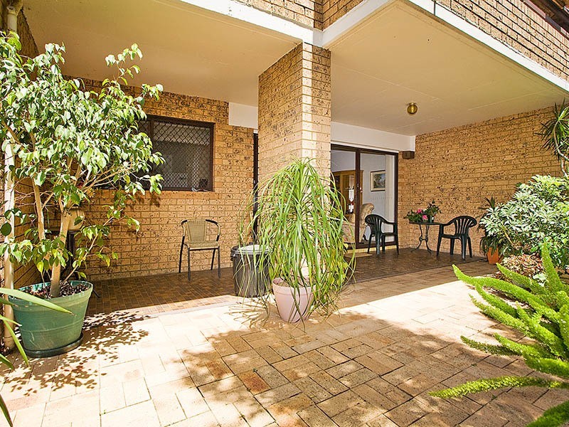 2/6 Garfield Street, Carlton NSW 2218