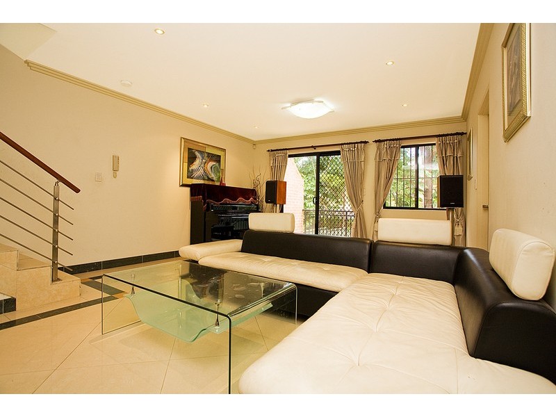 8 Robertson Street, Kogarah NSW 2217