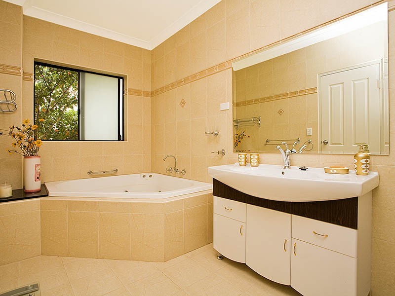 11 Ryan Avenue, Beverly Hills NSW 2209