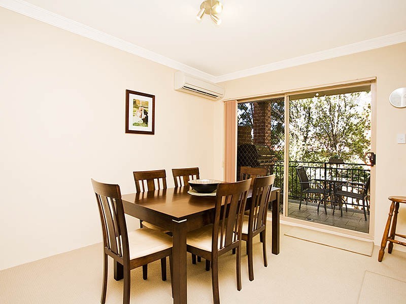 8/26 Shaftesbury Street, Carlton NSW 2218