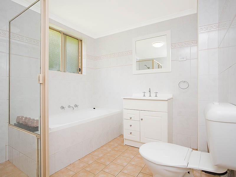 8/26 Shaftesbury Street, Carlton NSW 2218