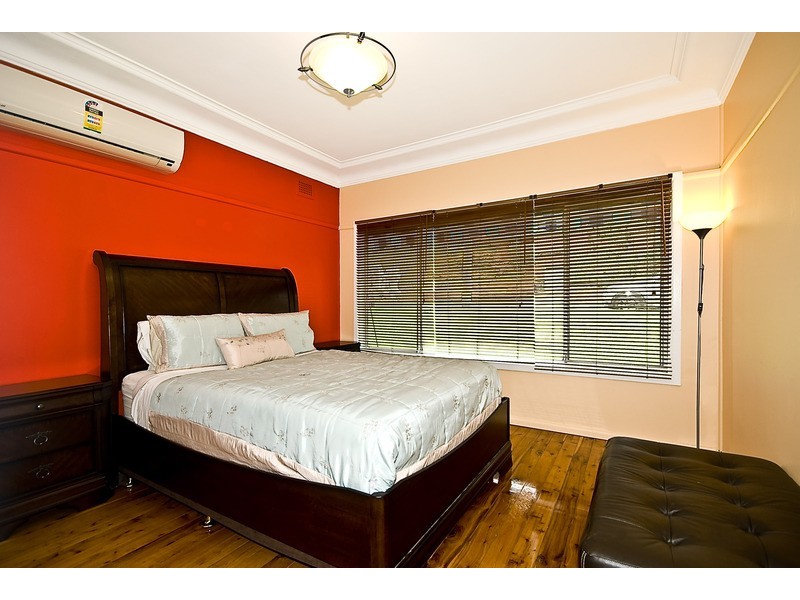 4 Iraga Avenue, Peakhurst NSW 2210