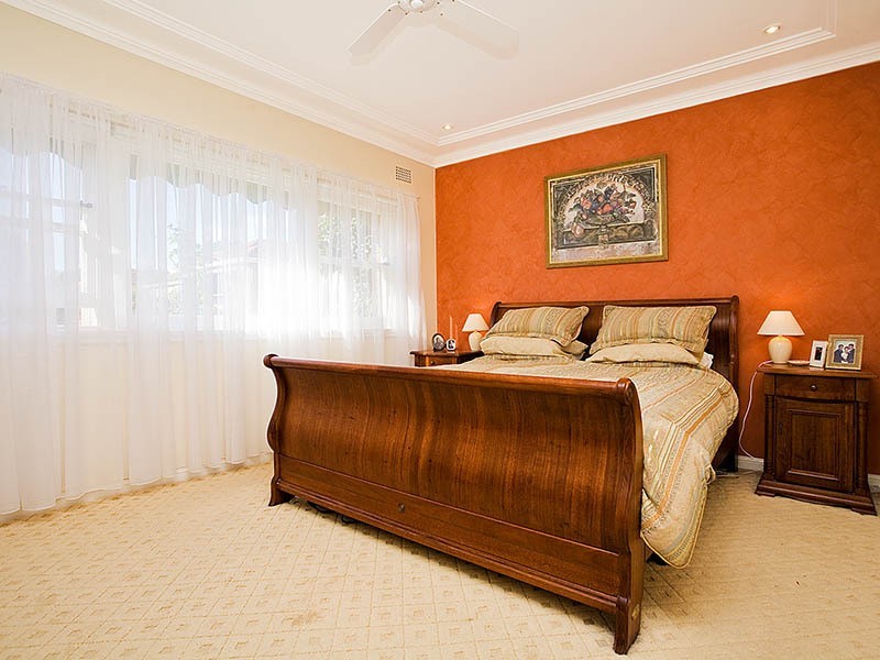 39 Bunyala Street, Carss Park NSW 2221