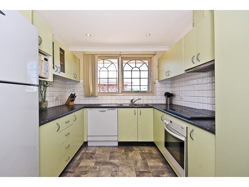 2/65a Melvin Street, Beverly Hills NSW 2209