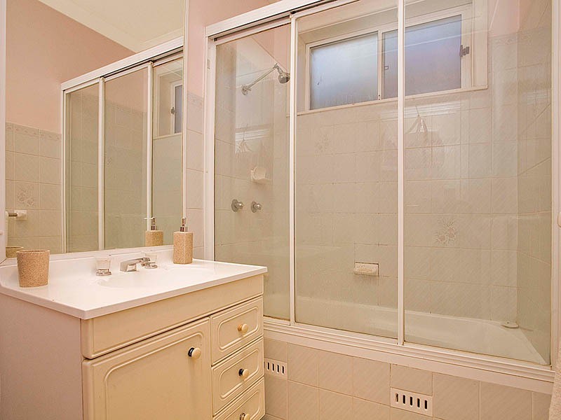 4 Fleet Street, Carlton NSW 2218