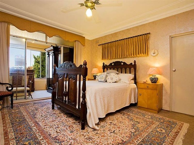 6 Woodlands Avenue, Blakehurst NSW 2221