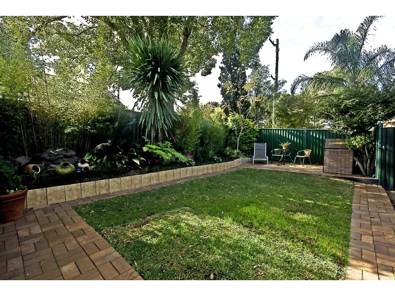 2a Forshaw Avenue, Peakhurst NSW 2210