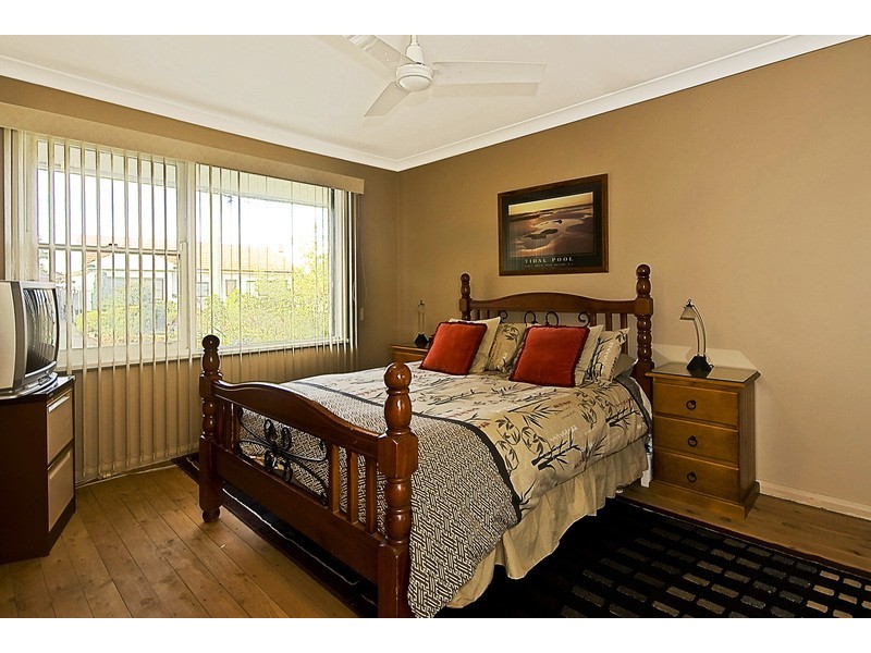 2a Forshaw Avenue, Peakhurst NSW 2210