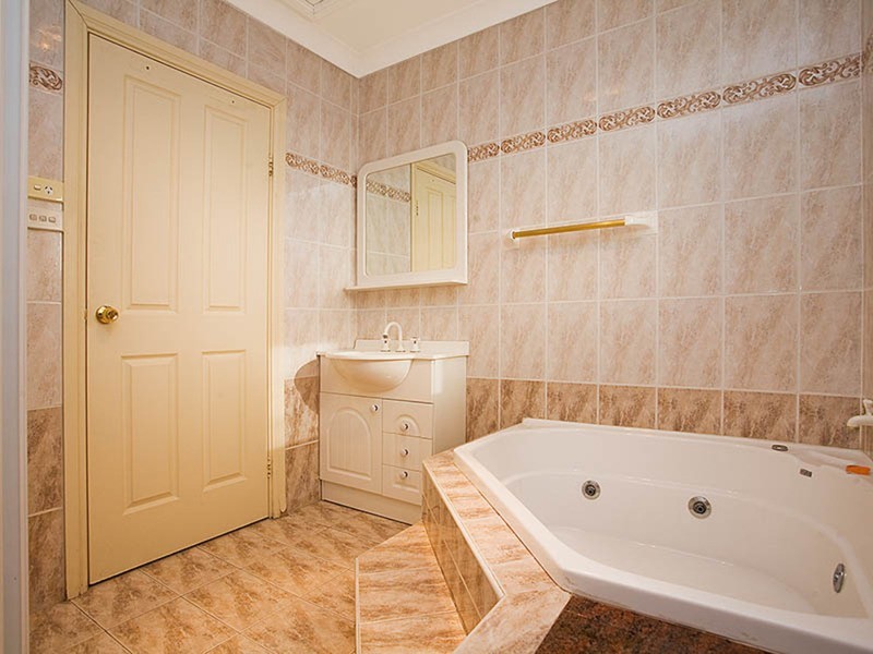 21 Cronulla Street, Carlton NSW 2218