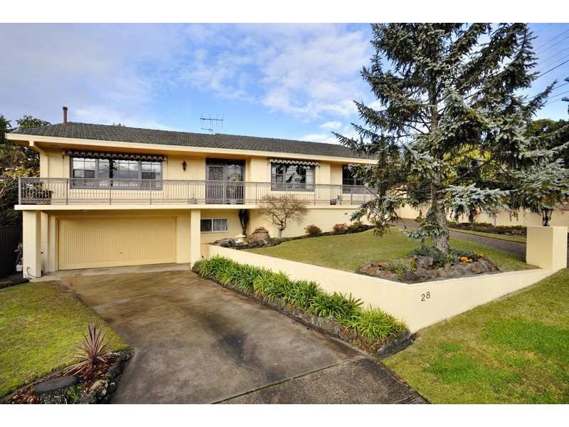 28 Stuart Street, Blakehurst NSW 2221